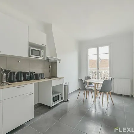 Cozy And Charming In Alesia 14th